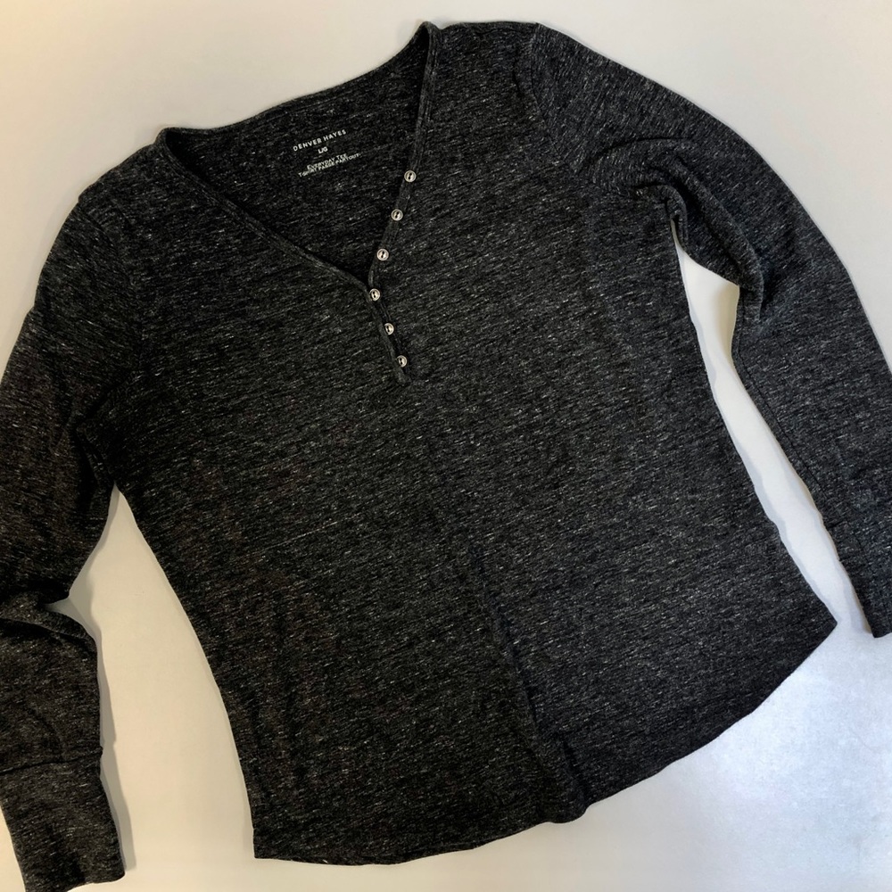 Womens Long Sleeve Charcoal Gray T Shirt with 6 front buttons, Sz L